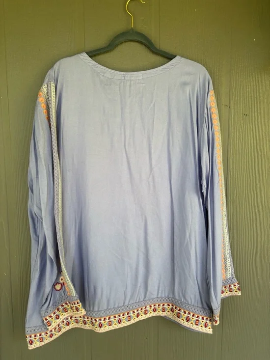 Lavender Embroidered Floral Long-Sleeve Tunic Top - Picture 9 of 10